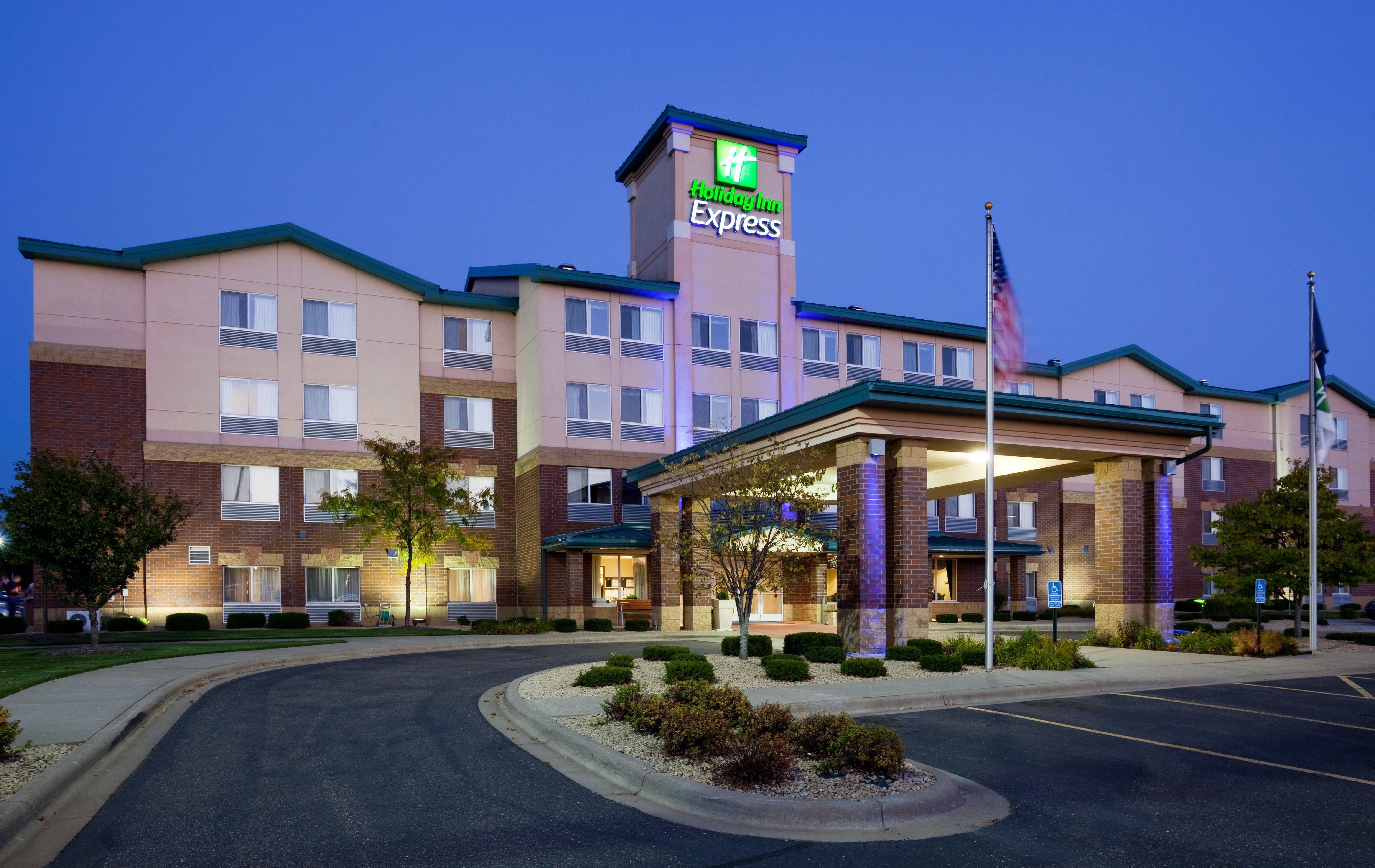 Holiday Inn Express Hotel & Suites-St. Paul By Ihg Vadnais Heights Ngoại thất bức ảnh